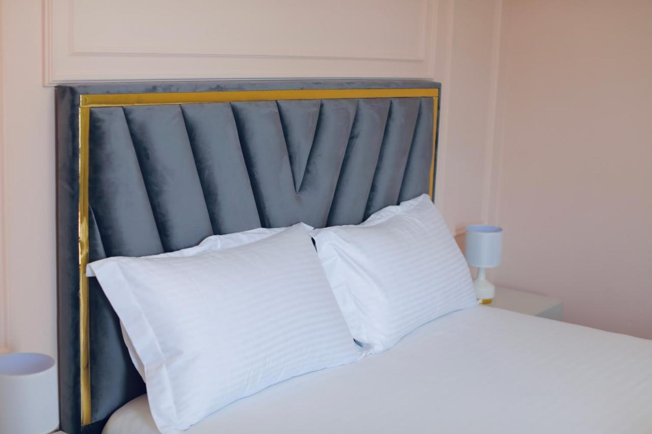 Apartment Miku - Captivating 3 Bedroom At Olympic Tirana
